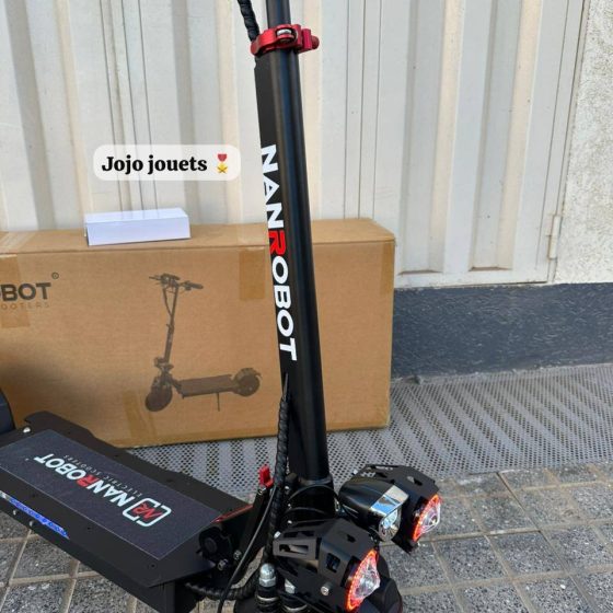 Vue 3 de Trottinette Électrique NANROBOT A15 1000W 48V