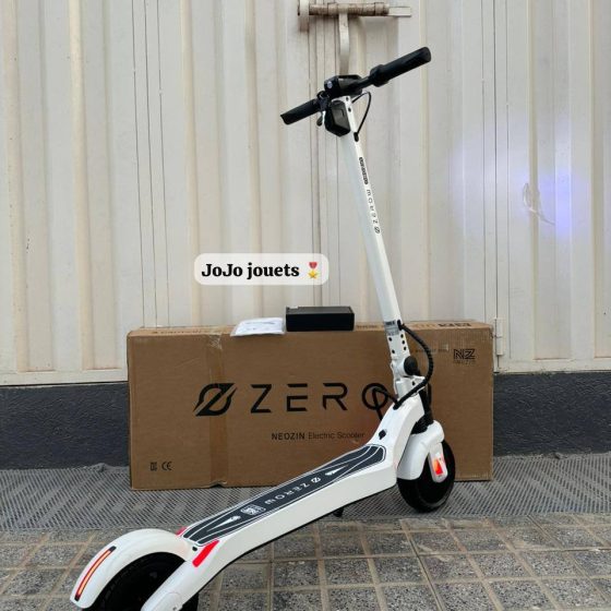 Vue 3 de Trottinette Électrique ZEROW NEOZIN 600W 36V